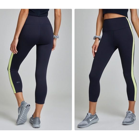 Splits 59 Rose High Waist Capri - Picture 4 of 14